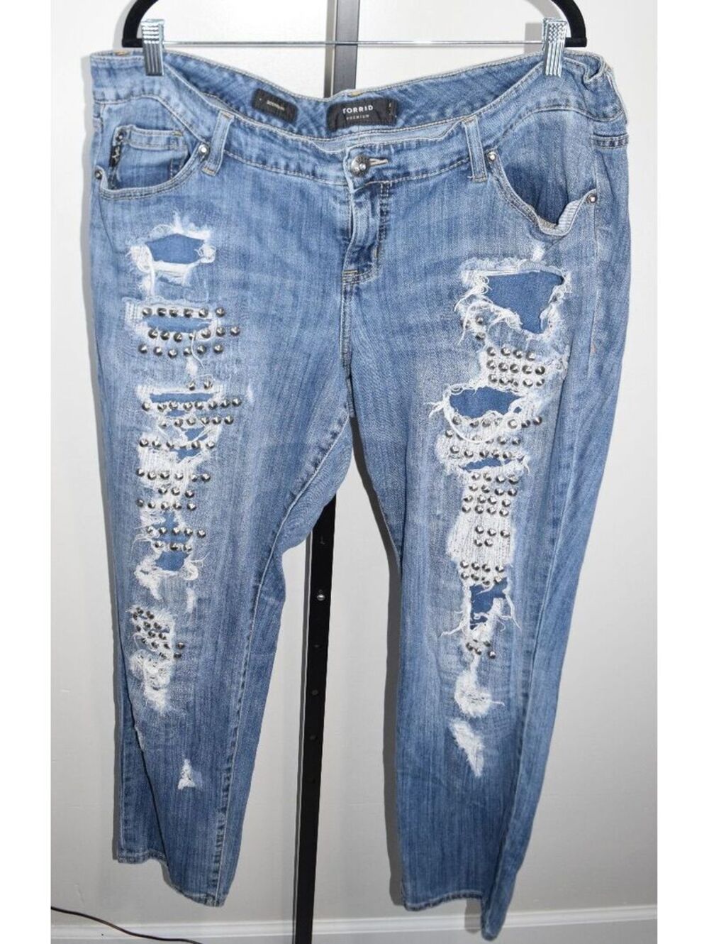 Torrid Premium Boyfriend Jeans Distressed Studded Medium Wash Plus Size